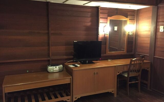 Kampung Tok Senik Hotel