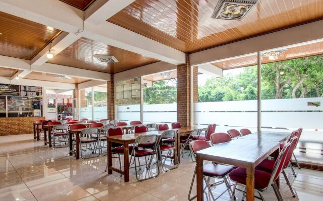 Collection O 93742 Sidodadi Hotel Dan Resto