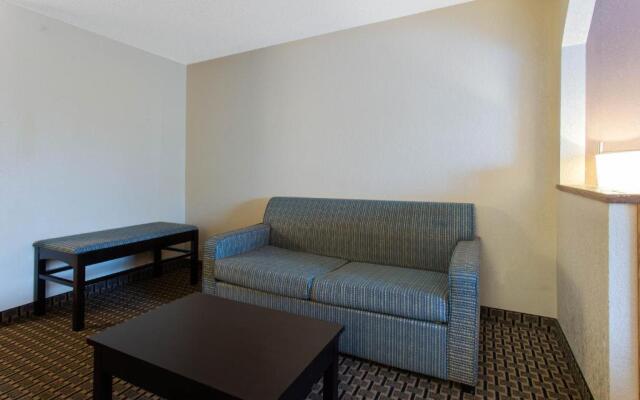 The Armada Inn & Suites Glendale Heights
