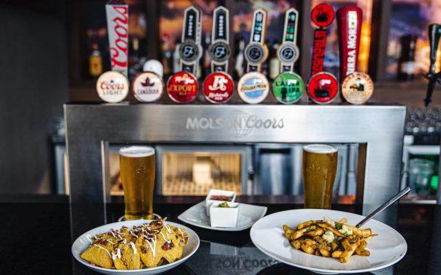 Holiday Inn Hotel & Suites Montreal Centre-ville Ouest by IHG