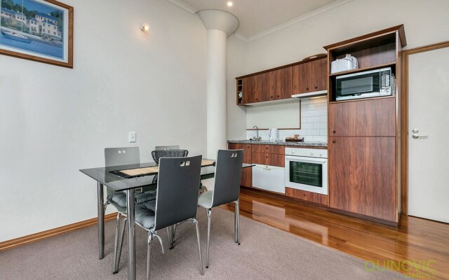 QV Lovely Princes Wharf Studio - 974