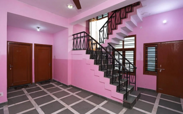 Oyo 18393 Chandra Guest House