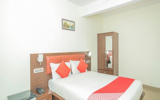 OYO 13170 Sky Suites