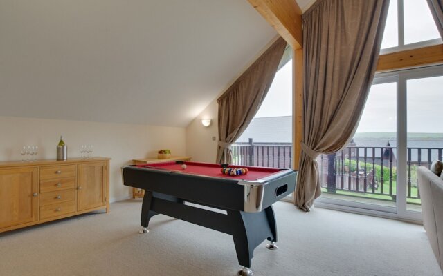 Comfy Holiday Home in Saint Columb With Garden