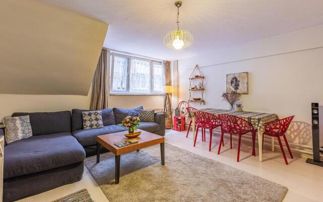 Cozy and Eclectic Apartment near Trendy Attractions of Tesvikiye