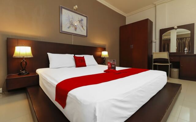 RedDoorz Plus near Ferry Terminal Batam Center