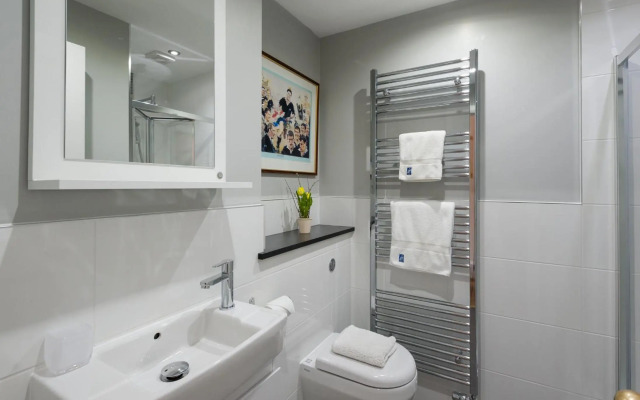 Parliament Sq (apt 10 ) Royal Mile