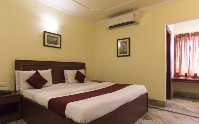 OYO 4209 Maurya Inn
