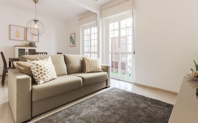 Principe Real Balcony by Homing