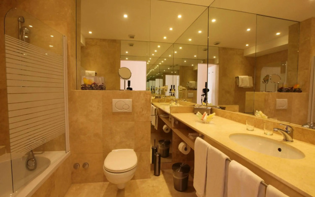Hotel du Grand Lac Excelsior