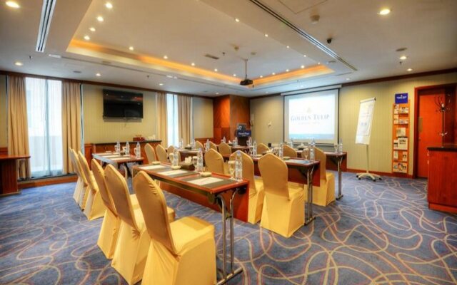 Отель Golden Tulip Al Barsha