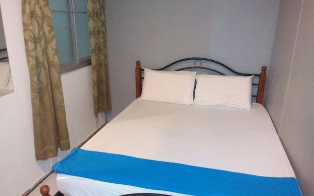 Discovery Cafe and Guesthouse