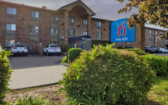 Days Inn Glendale/Milwaukee N. Area