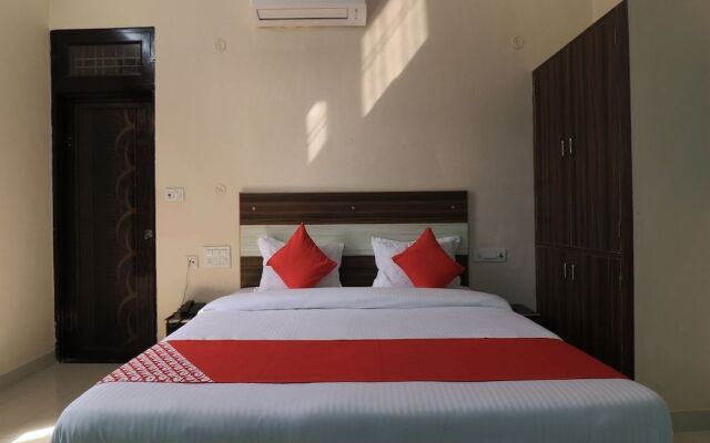 OYO Flagship 29364 Deepak Hotel And Restaurant