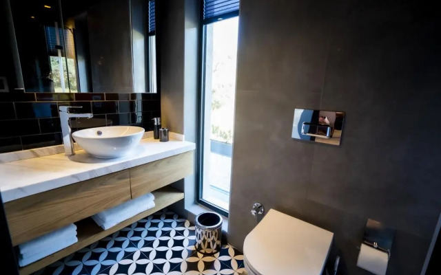 Ayayorgi̇ Homes & Hotels