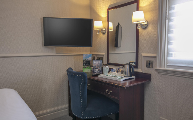 Birmingham North Moor Hall Hotel
