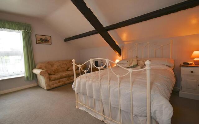 Glascoed Farmhouse