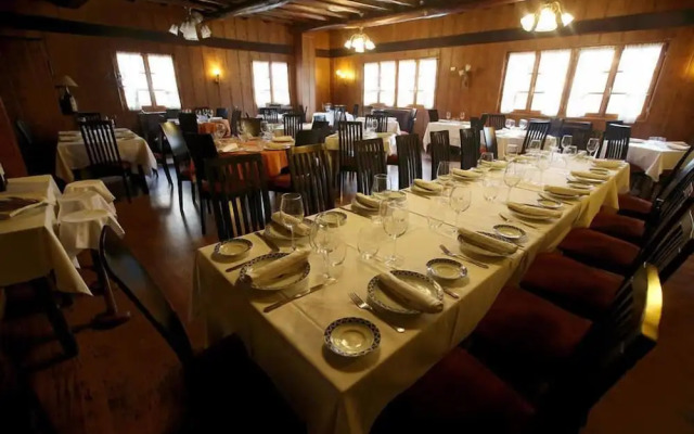 Hotel Molina Real