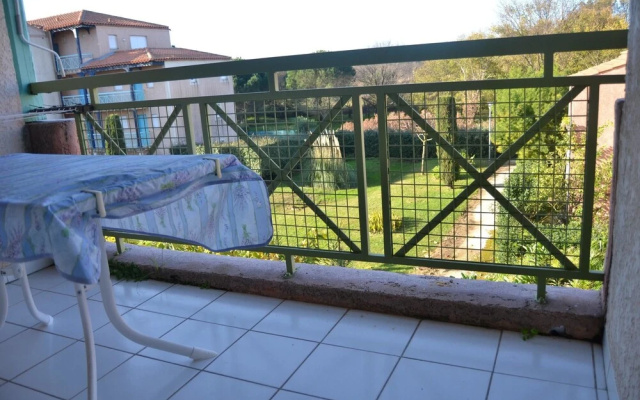 Apartment With 2 Bedrooms in La Londe-les-maures, With Enclosed Garden