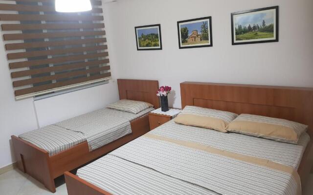 Ilir Guest House 1