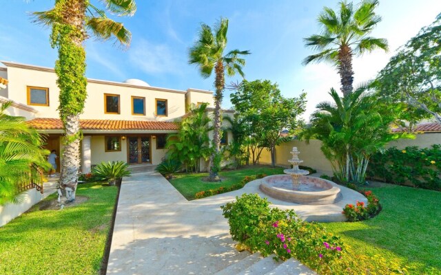 3,000 Sq. Ft. Villa With Beach Club Access: Villa de Phoenix