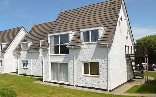 24 Isallt Lodges