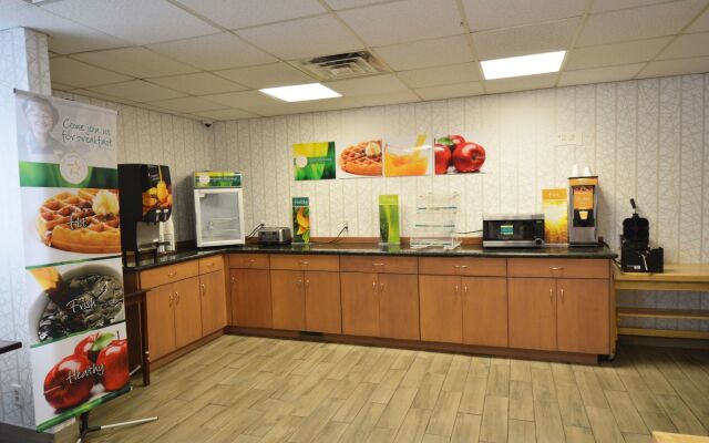 Quality Inn Alexis Rd