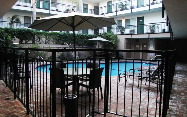 Dunes Inn Wilshire - In Los Angeles (Downtown Los Angeles)