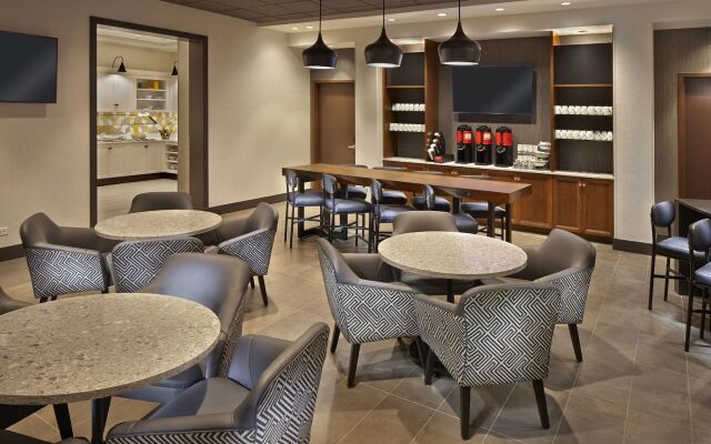 Hyatt Place Warwick / Providence Airport