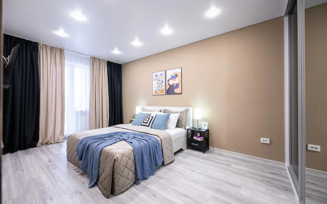 Five Stars on the embankment of the Hero of Russia Sour S.A. 23 - Apartment in تشيليابنسك - Photo 2