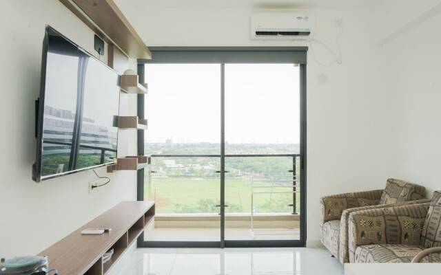 Homey And Cozy Living 2Br At Sky House Bsd Apartment
