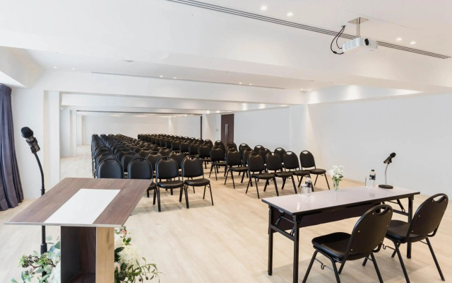 Thomson Hotel Huamark