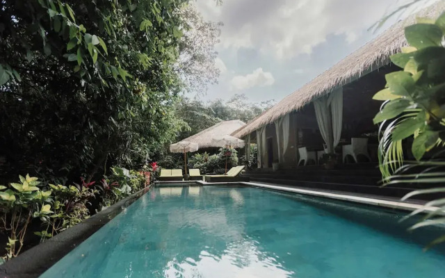 Maylie Bali Villa & Bungalow