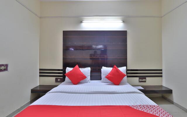 Collection O 46718 Hotel Dev Palace