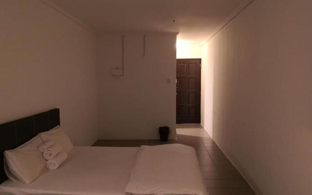 G Star Motel