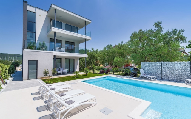 Modern Villa in Bibinje With Terrace