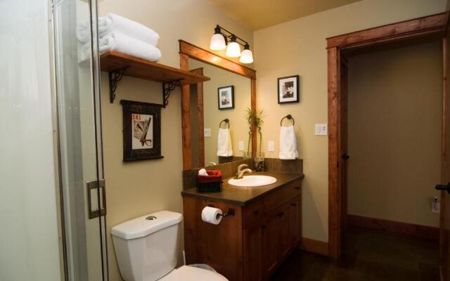 Cedar House Restaurant & Chalets