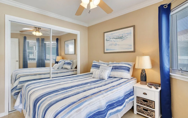 Seascape 2305 1 Bedroom Condo by RedAwning