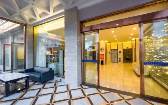 Crown Boutique Hotel