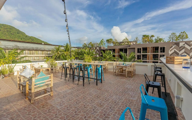 Club 22 Kamala Suites