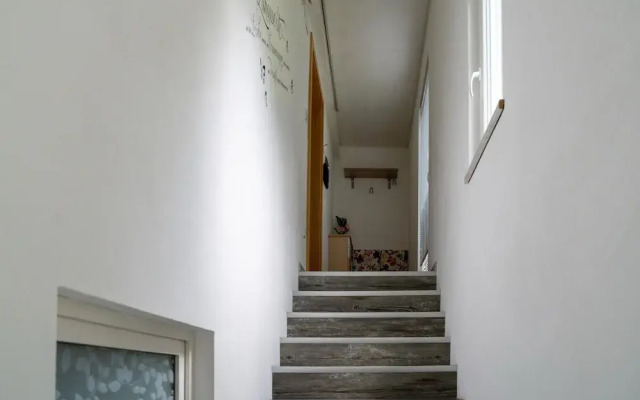 Attractive Apartment With Terrace