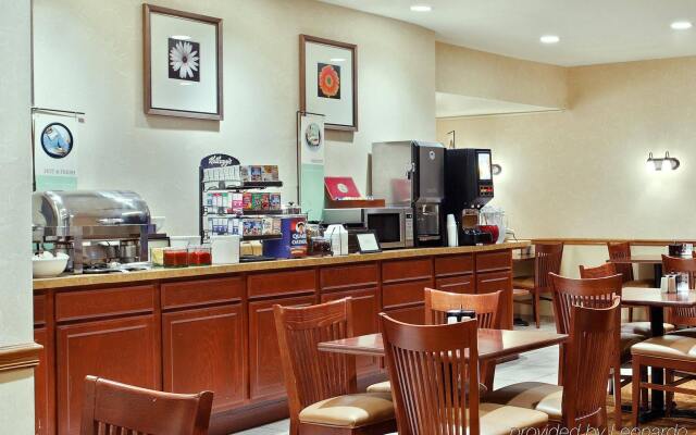 Garner Hotel Decatur Forsyth by IHG