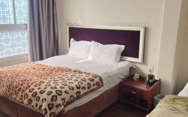 Shengtang Business Hotel