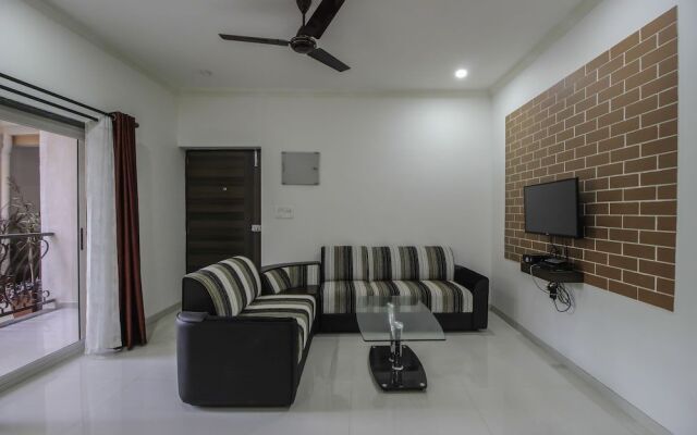 OYO 10972 Home Poolside 2BHK Siolim