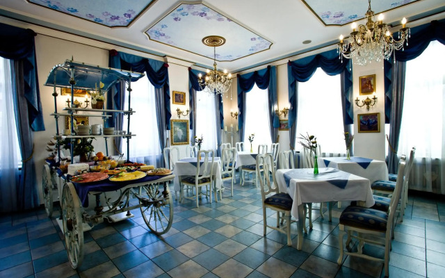 William Sivek Hotels