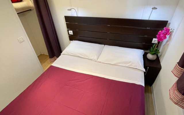 Well-kept Chalet With Covered Veranda on Lake Trasimeno