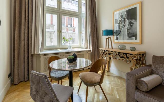 Danube Dream Home In The Absolute Center