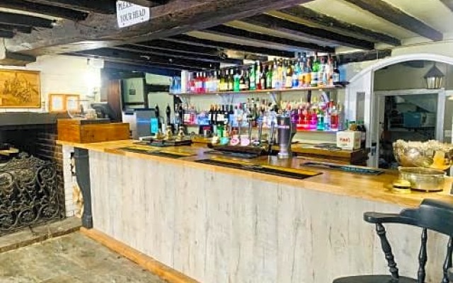 The Coach And Horses Of Compton