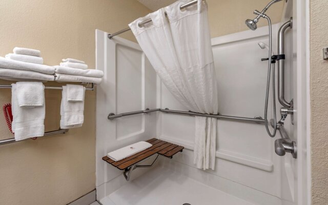 Comfort Inn & Suites North Hays Area