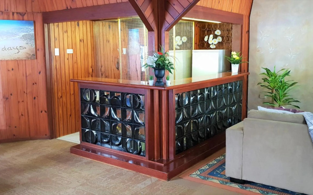 WOODY Pt - AMAZING 1970's SHARE HOUSE BY THE SEA-3 rooms available! – Lobby – Woody Point
